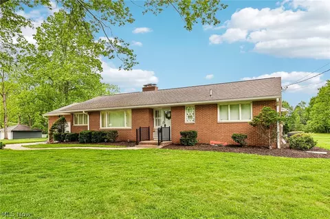 Exterior - 3305 Trumbull Ave, Copley, OH 44321 photo 2 of 6
