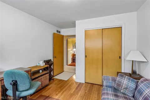 Bedroom - 3305 Trumbull Ave, Copley, OH 44321 photo 4 of 4