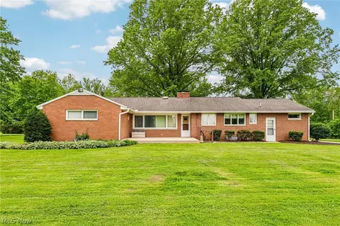 Exterior - 3305 Trumbull Ave, Copley, OH 44321 photo 3 of 6