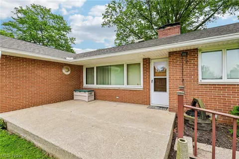 Exterior - 3305 Trumbull Ave, Copley, OH 44321 photo 4 of 6
