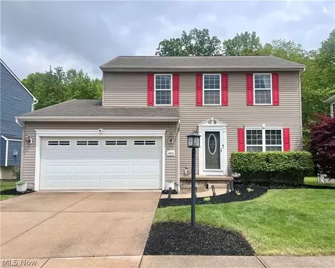 10523 Herrington Dr, Aurora, OH 44202
