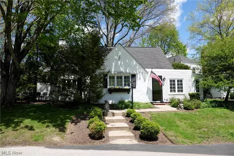 14661 Hillbrook Ln N #4, Chagrin Falls, OH 44022