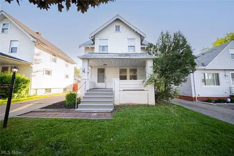 1524 E 221st St, Euclid, OH 44117
