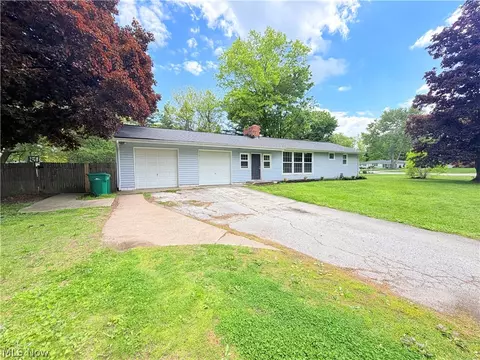 Exterior - 8803 Spring Valley Dr, Mentor, OH 44060 photo 6 of 13