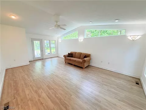 Living - 8803 Spring Valley Dr, Mentor, OH 44060 photo 3 of 6