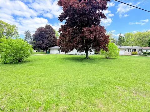 Exterior - 8803 Spring Valley Dr, Mentor, OH 44060 photo 1 of 13