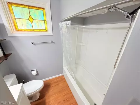 Bath - 8803 Spring Valley Dr, Mentor, OH 44060 photo 2 of 3