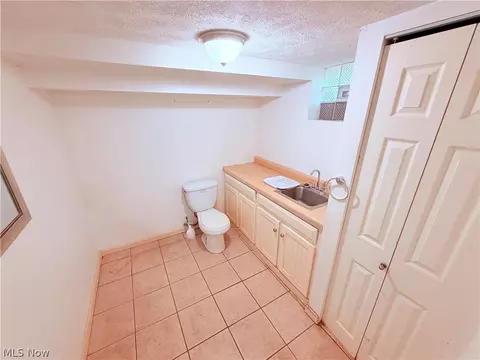 Bath - 8803 Spring Valley Dr, Mentor, OH 44060 photo 3 of 3