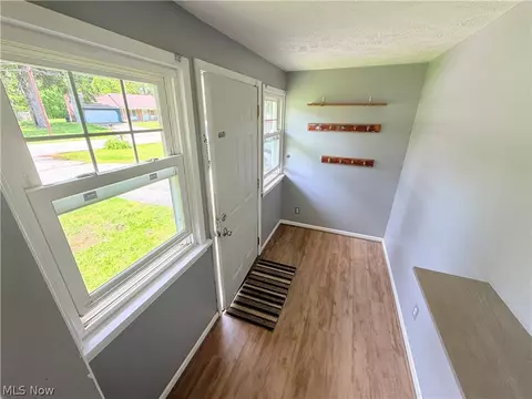 Entry Way - 8803 Spring Valley Dr, Mentor, OH 44060 photo 1 of 3