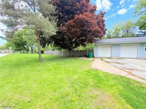 Exterior - 8803 Spring Valley Dr, Mentor, OH 44060 photo 5 of 13