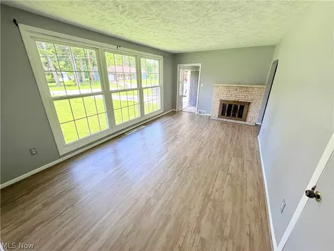 Living - 8803 Spring Valley Dr, Mentor, OH 44060 photo 1 of 6