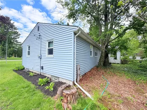 Exterior - 8803 Spring Valley Dr, Mentor, OH 44060 photo 3 of 13