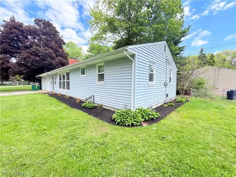 Exterior - 8803 Spring Valley Dr, Mentor, OH 44060 photo 4 of 13