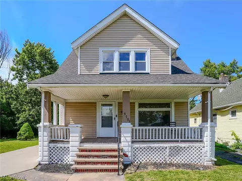9725 Parkview Ave, Garfield Heights, OH 44125