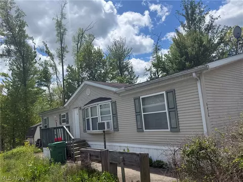 6476 Linda Ln, Ravenna, OH 44266
