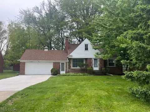 2100 Glenridge Rd, Euclid, OH 44117