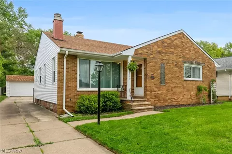 7249 Greenleaf Ave, Parma, OH 44130
