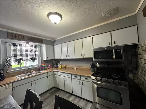 1745 E 3rd St, Salem, OH 44460 photo 6