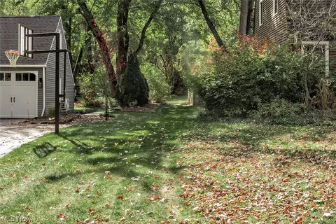 V/l Holton, Olmsted Falls, OH 44138