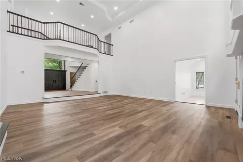 Living - 822 Park Harbour Dr, Boardman, OH 44512 photo 3 of 5