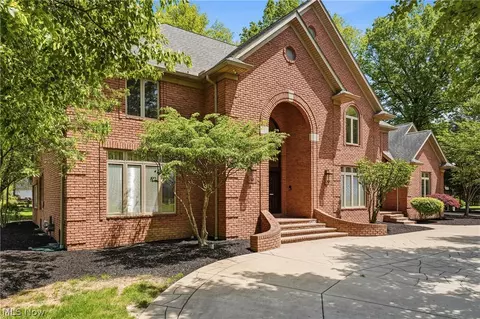 822 Park Harbour Dr, Boardman, OH 44512