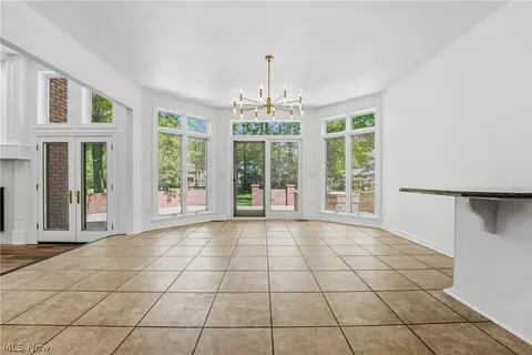 Living - 822 Park Harbour Dr, Boardman, OH 44512 photo 5 of 5