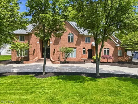 822 Park Harbour Dr, Boardman, OH 44512