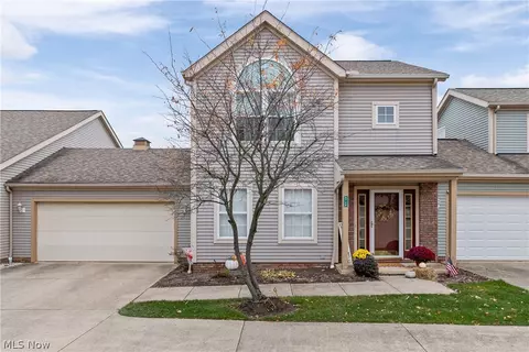 8720 Quailridge Ct, Macedonia, OH 44056