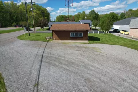 17688 Mahoning Ave, Lake Milton, OH 44429