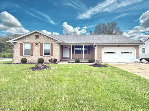 1215 Valley View Dr, Boardman, OH 44512
