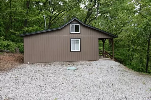 61342 High Hill Rd, Cambridge, OH 43725