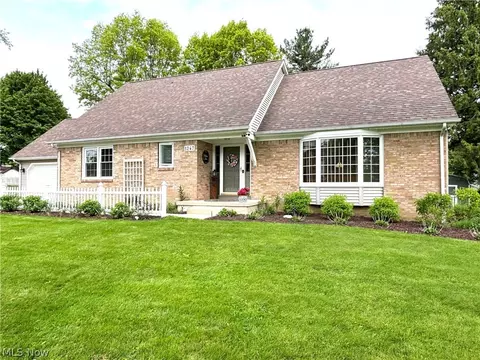 1247 Highland Ave, Salem, OH 44460