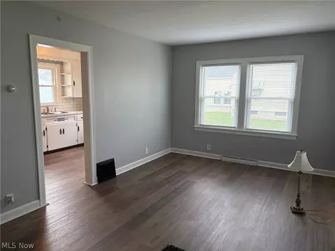 Living - 41345 Griswold Rd, Elyria, OH 44035 photo 1 of 3