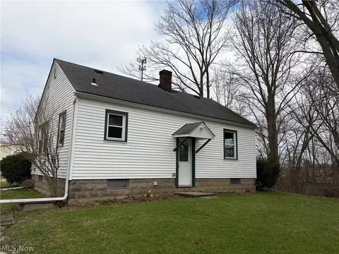 Exterior - 41345 Griswold Rd, Elyria, OH 44035 photo 7 of 8
