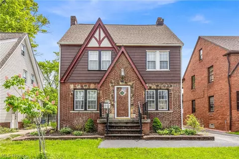 3618 Farland Rd, University Heights, OH 44118