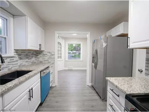 Kitchen - 104 Brainard Dr, Boardman, OH 44512 photo 2 of 3