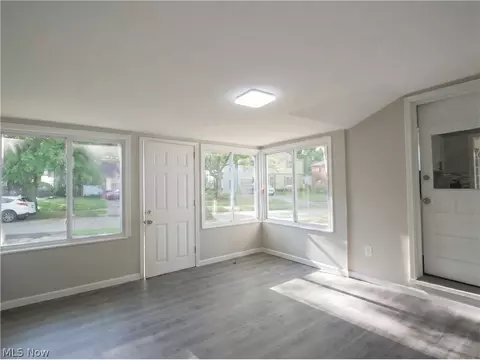 Living - 104 Brainard Dr, Boardman, OH 44512 photo 5 of 7