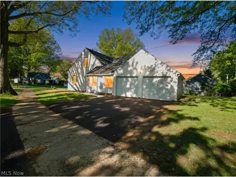 Exterior - 104 Brainard Dr, Boardman, OH 44512 photo 3 of 5