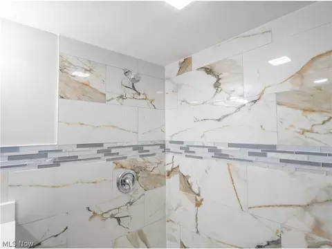 Bath - 104 Brainard Dr, Boardman, OH 44512 photo 9 of 9