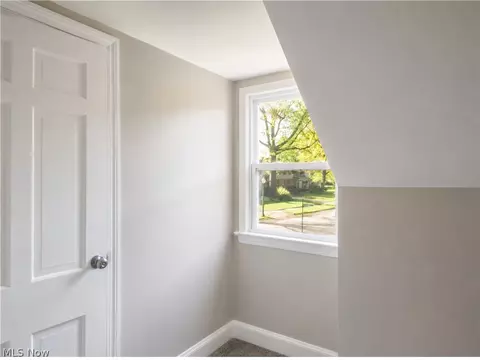 Entry Way - 104 Brainard Dr, Boardman, OH 44512 photo 3 of 4