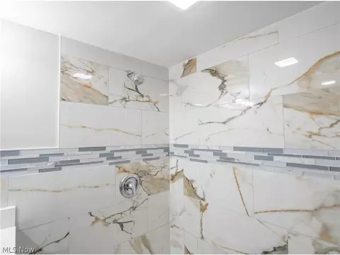 Bath - 104 Brainard Dr, Boardman, OH 44512 photo 9 of 9