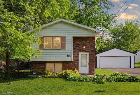 3120 Orchard Ave SE, Warren, OH 44484