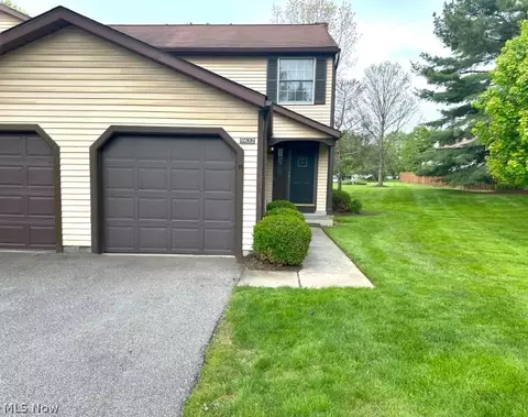 9632 E Idlewood Dr, Twinsburg, OH 44087