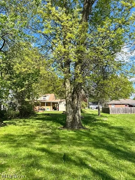 97 Kline Ave, Mogadore, OH 44260