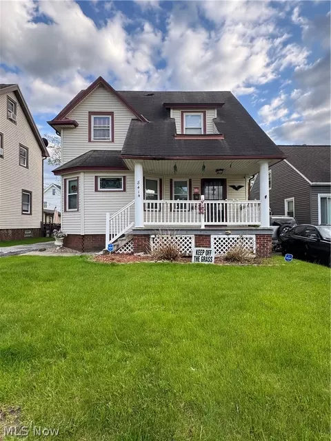 8414 Grand Division Ave, Garfield Heights, OH 44125