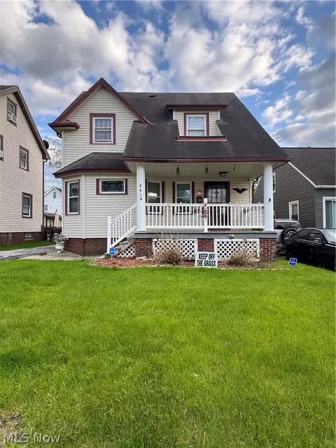 8414 Grand Division Ave, Garfield Heights, OH 44125