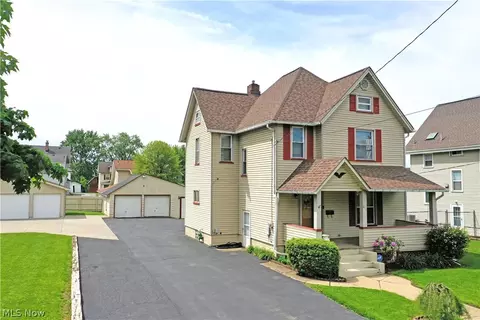 211 E Wilson Ave, Girard, OH 44420