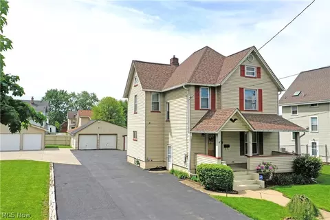 211 E Wilson Ave, Girard, OH 44420