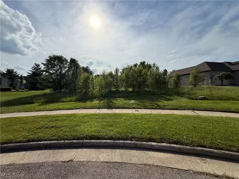 40 Woodland Run, Canfield, OH 44406