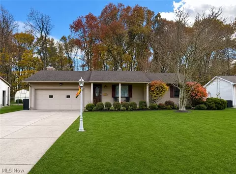 4439 Aspen Dr, Austintown, OH 44515